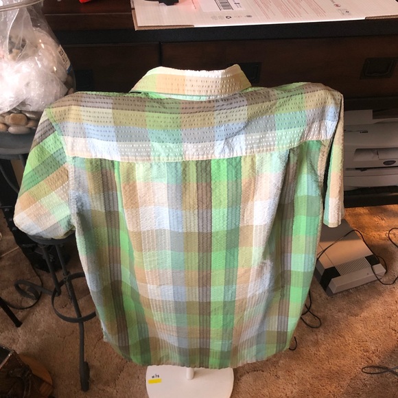 Patagonia Short Sleeve Button Down Green Plaid Shirt. - Picture 2 of 3